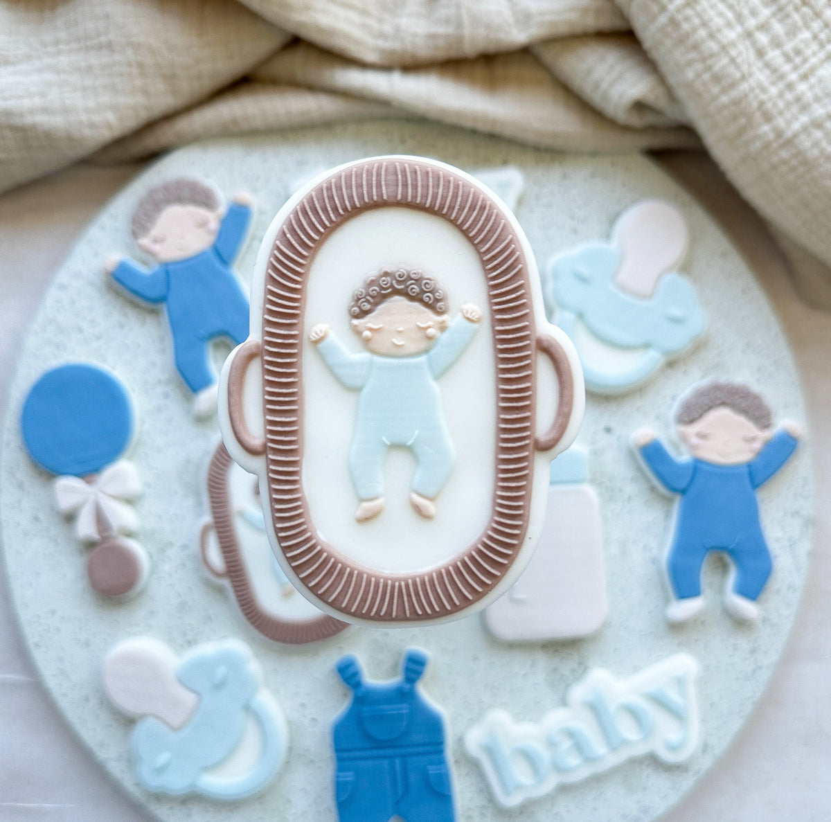 Baby im Körbchen