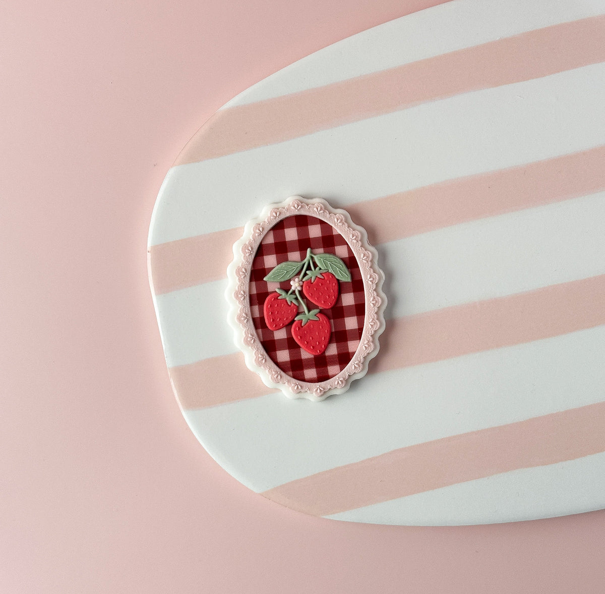 Strawberries in the frame